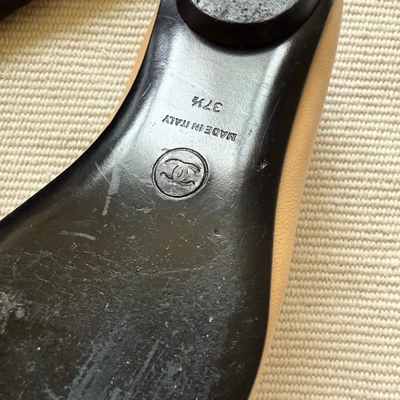 CHANEL Black and Cream Loafers 37.5 6.5 - Picture 4 of 11